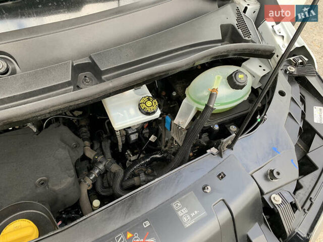 Белый Рено Мастер, объемом двигателя 2.3 л и пробегом 242 тыс. км за 16800 $, фото 52 на Automoto.ua