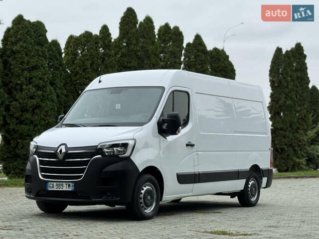 Белый Рено Мастер, объемом двигателя 2.3 л и пробегом 163 тыс. км за 18700 $, фото 1 на Automoto.ua