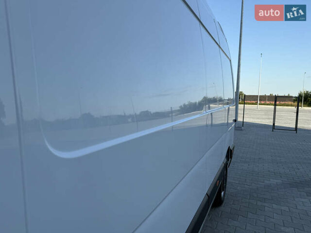 Белый Рено Мастер, объемом двигателя 0 л и пробегом 193 тыс. км за 19700 $, фото 30 на Automoto.ua