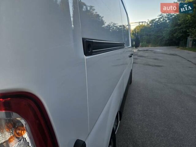 Белый Рено Мастер, объемом двигателя 2.3 л и пробегом 191 тыс. км за 18700 $, фото 22 на Automoto.ua