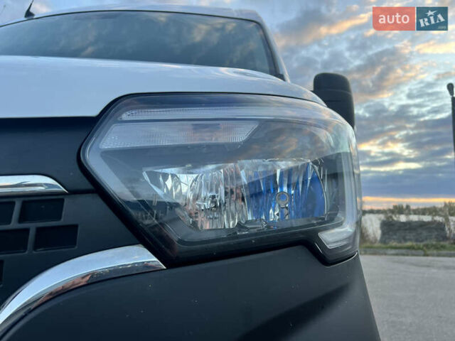 Белый Рено Мастер, объемом двигателя 2.3 л и пробегом 144 тыс. км за 23200 $, фото 18 на Automoto.ua