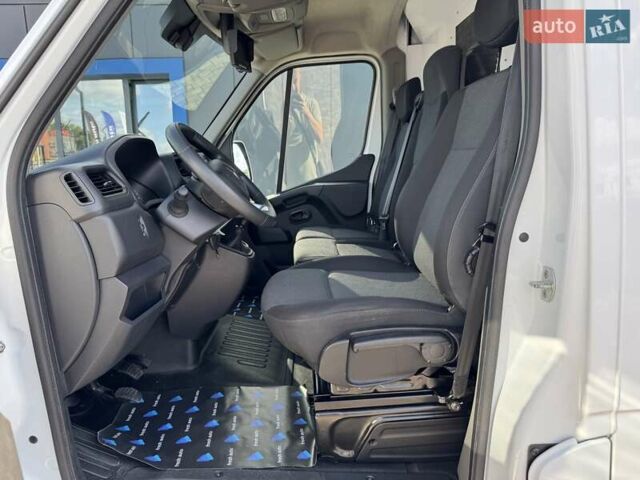 Белый Рено Мастер, объемом двигателя 2.3 л и пробегом 150 тыс. км за 24500 $, фото 17 на Automoto.ua