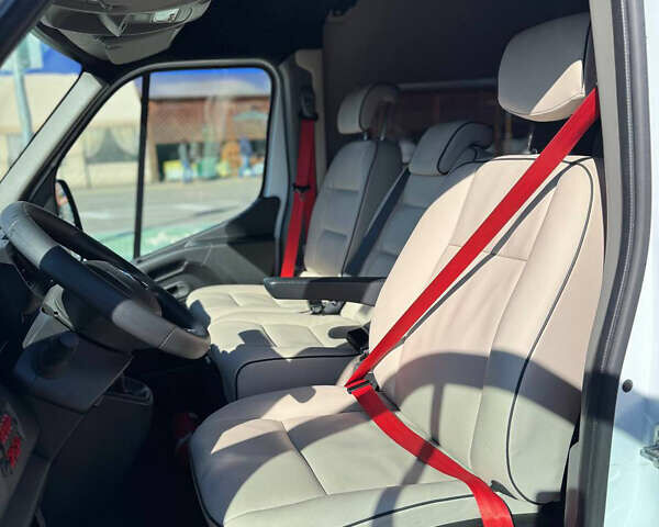 Белый Рено Мастер, объемом двигателя 2.3 л и пробегом 260 тыс. км за 30200 $, фото 15 на Automoto.ua