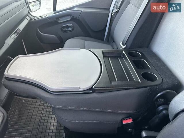 Білий Рено Мастєр, об'ємом двигуна 2.3 л та пробігом 194 тис. км за 19999 $, фото 30 на Automoto.ua