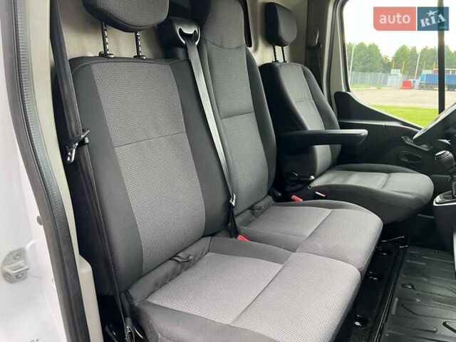 Белый Рено Мастер, объемом двигателя 2.3 л и пробегом 220 тыс. км за 21999 $, фото 35 на Automoto.ua