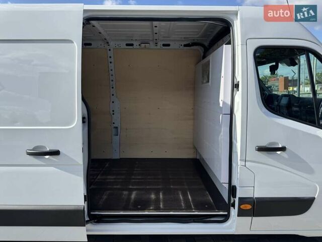 Белый Рено Мастер, объемом двигателя 2.3 л и пробегом 150 тыс. км за 24500 $, фото 22 на Automoto.ua