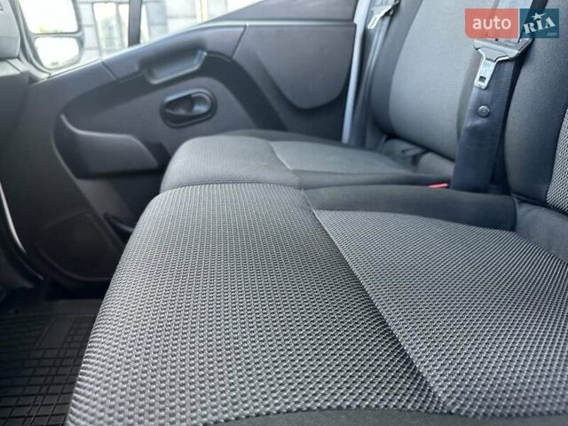 Білий Рено Мастєр, об'ємом двигуна 2.3 л та пробігом 194 тис. км за 19999 $, фото 26 на Automoto.ua