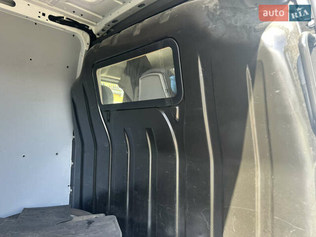 Білий Рено Мастєр, об'ємом двигуна 2.3 л та пробігом 190 тис. км за 18950 $, фото 16 на Automoto.ua