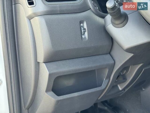 Белый Рено Мастер, объемом двигателя 2.3 л и пробегом 150 тыс. км за 24500 $, фото 14 на Automoto.ua