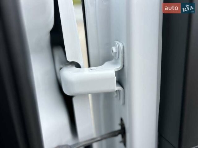 Белый Рено Мастер, объемом двигателя 2.3 л и пробегом 194 тыс. км за 21900 $, фото 77 на Automoto.ua