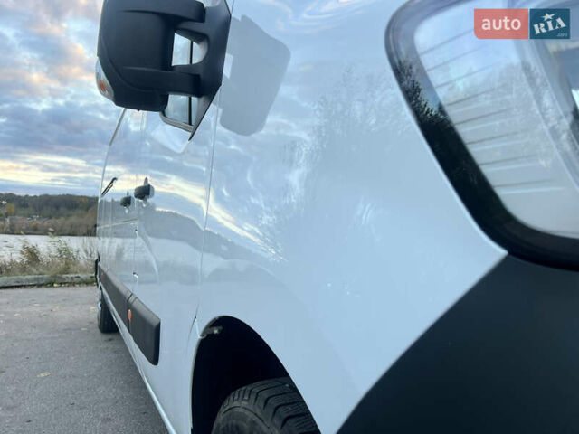 Белый Рено Мастер, объемом двигателя 2.3 л и пробегом 144 тыс. км за 23200 $, фото 15 на Automoto.ua