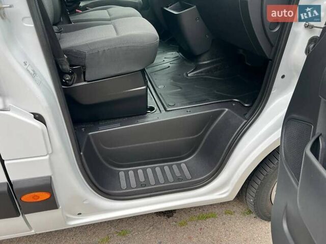 Белый Рено Мастер, объемом двигателя 2.3 л и пробегом 220 тыс. км за 21999 $, фото 26 на Automoto.ua