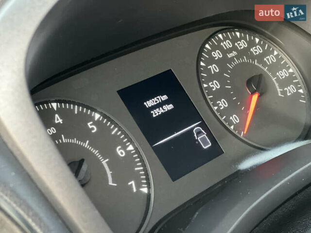 Білий Рено Мастєр, об'ємом двигуна 2.3 л та пробігом 180 тис. км за 22600 $, фото 132 на Automoto.ua