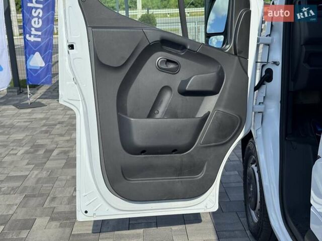 Белый Рено Мастер, объемом двигателя 2.3 л и пробегом 150 тыс. км за 24500 $, фото 12 на Automoto.ua