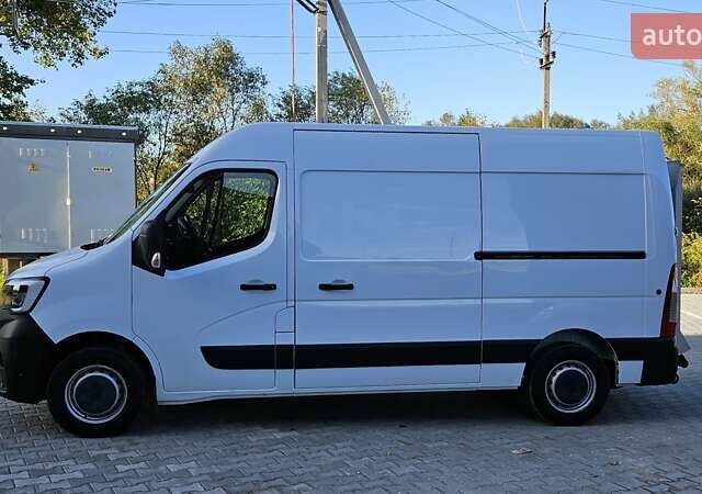 Белый Рено Мастер, объемом двигателя 2.3 л и пробегом 241 тыс. км за 18950 $, фото 3 на Automoto.ua