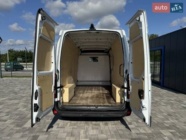 Белый Рено Мастер, объемом двигателя 2.3 л и пробегом 150 тыс. км за 24500 $, фото 3 на Automoto.ua