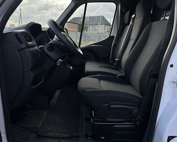 Білий Рено Мастєр, об'ємом двигуна 2.3 л та пробігом 137 тис. км за 22400 $, фото 33 на Automoto.ua