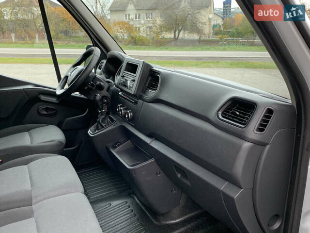 Рено Мастєр 2022 у Дубно на Automoto.ua Білий Рено Мастєр, об'ємом двигуна 2.3 л та пробігом 245 тис. км за 20000 $, фото 36 на Automoto.ua