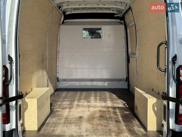 Белый Рено Мастер, объемом двигателя 2.3 л и пробегом 150 тыс. км за 24500 $, фото 21 на Automoto.ua