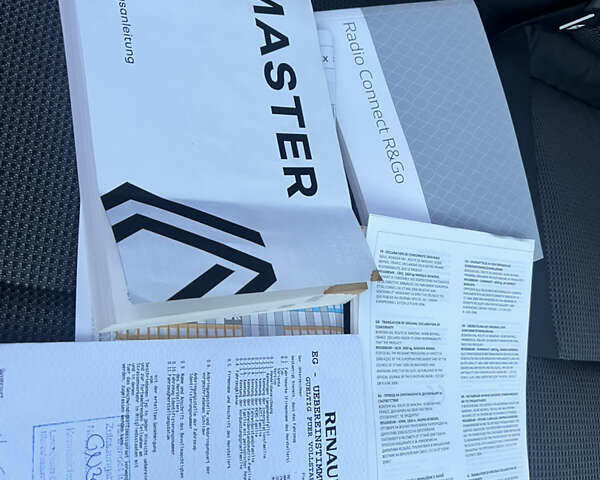 Белый Рено Мастер, объемом двигателя 2.3 л и пробегом 144 тыс. км за 23200 $, фото 52 на Automoto.ua