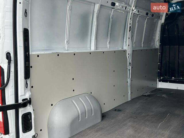 Белый Рено Мастер, объемом двигателя 2.3 л и пробегом 195 тыс. км за 20650 $, фото 50 на Automoto.ua