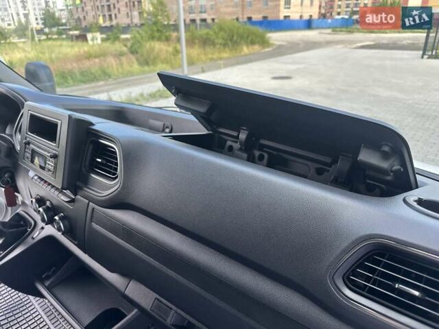 Білий Рено Мастєр, об'ємом двигуна 2.3 л та пробігом 194 тис. км за 19999 $, фото 45 на Automoto.ua