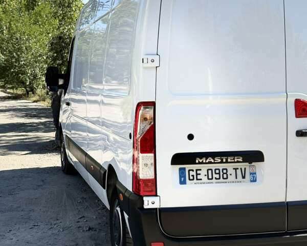 Білий Рено Мастєр, об'ємом двигуна 2.3 л та пробігом 105 тис. км за 25300 $, фото 23 на Automoto.ua