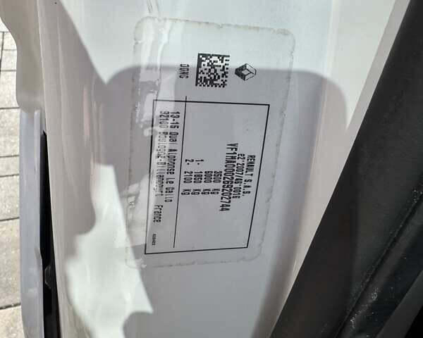 Белый Рено Мастер, объемом двигателя 2.3 л и пробегом 150 тыс. км за 24500 $, фото 27 на Automoto.ua