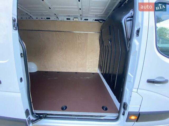 Білий Рено Мастєр, об'ємом двигуна 2.3 л та пробігом 229 тис. км за 21898 $, фото 35 на Automoto.ua
