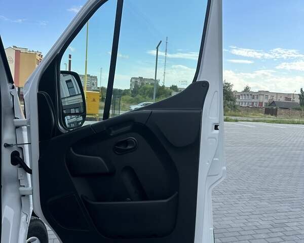 Білий Рено Мастєр, об'ємом двигуна 2.3 л та пробігом 194 тис. км за 19999 $, фото 35 на Automoto.ua