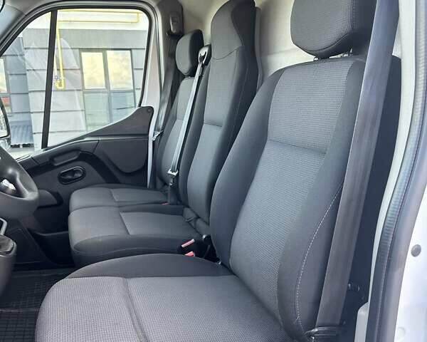 Білий Рено Мастєр, об'ємом двигуна 2.3 л та пробігом 194 тис. км за 19999 $, фото 29 на Automoto.ua