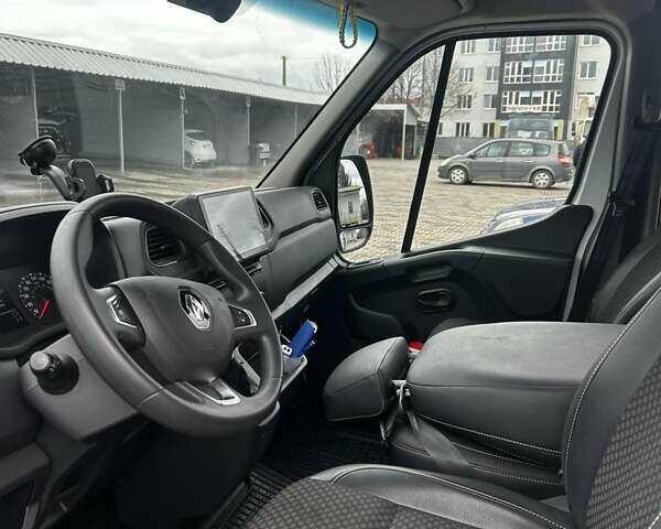 Белый Рено Мастер, объемом двигателя 2.3 л и пробегом 184 тыс. км за 25000 $, фото 5 на Automoto.ua