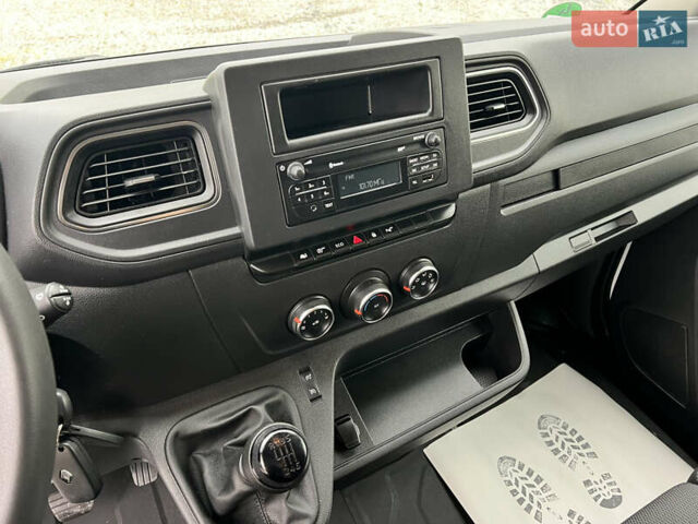 Білий Рено Мастєр, об'ємом двигуна 2.3 л та пробігом 215 тис. км за 23500 $, фото 5 на Automoto.ua