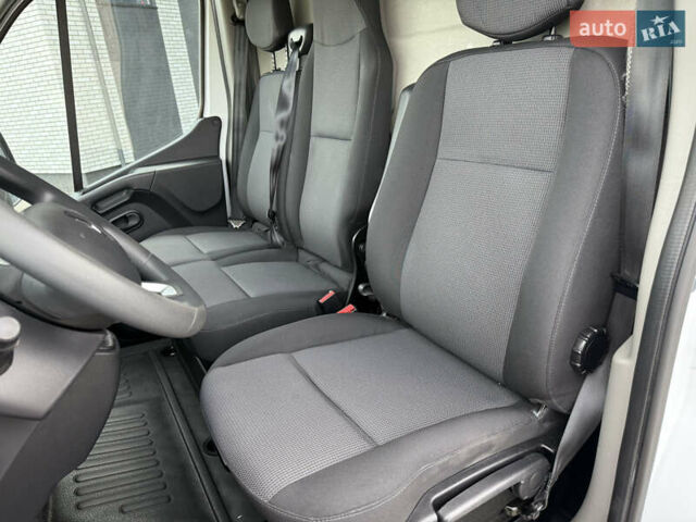 Белый Рено Мастер, объемом двигателя 0 л и пробегом 217 тыс. км за 22500 $, фото 27 на Automoto.ua