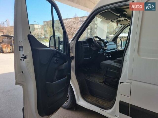 Белый Рено Мастер, объемом двигателя 2.3 л и пробегом 115 тыс. км за 23750 $, фото 7 на Automoto.ua