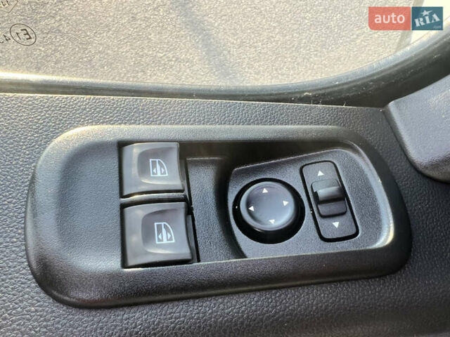 Білий Рено Мастєр, об'ємом двигуна 2.3 л та пробігом 226 тис. км за 24999 $, фото 38 на Automoto.ua