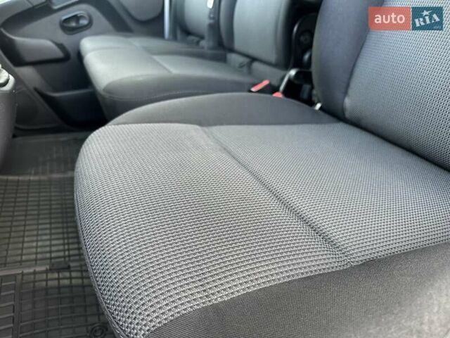 Білий Рено Мастєр, об'ємом двигуна 2.3 л та пробігом 194 тис. км за 19999 $, фото 27 на Automoto.ua