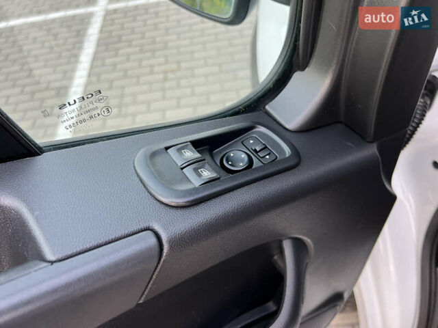 Білий Рено Мастєр, об'ємом двигуна 2.3 л та пробігом 180 тис. км за 22600 $, фото 105 на Automoto.ua