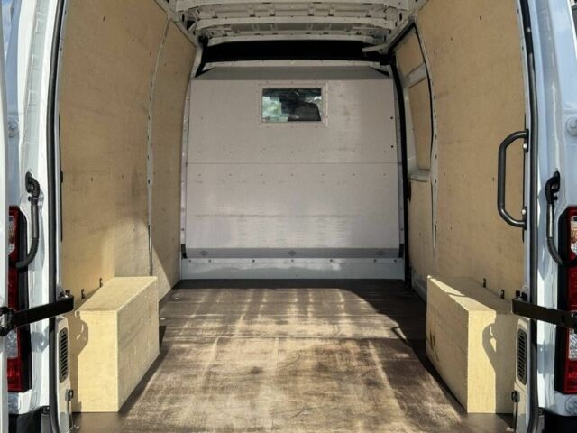 Белый Рено Мастер, объемом двигателя 2.2 л и пробегом 149 тыс. км за 23200 $, фото 21 на Automoto.ua