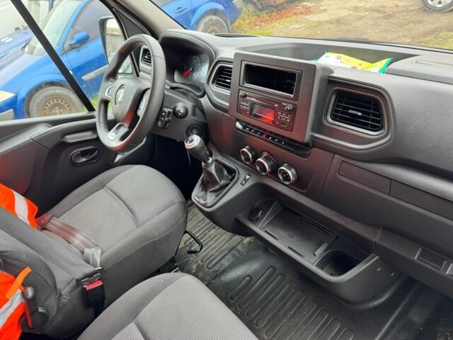 Белый Рено Мастер, объемом двигателя 2.3 л и пробегом 171 тыс. км за 25000 $, фото 3 на Automoto.ua