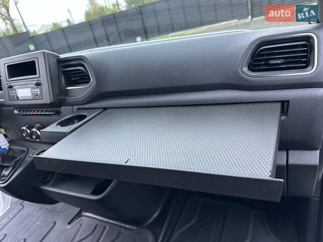 Білий Рено Мастєр, об'ємом двигуна 2.3 л та пробігом 235 тис. км за 21600 $, фото 59 на Automoto.ua