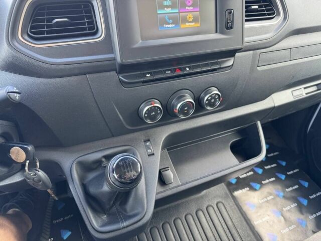 Белый Рено Мастер, объемом двигателя 2.2 л и пробегом 149 тыс. км за 23200 $, фото 18 на Automoto.ua