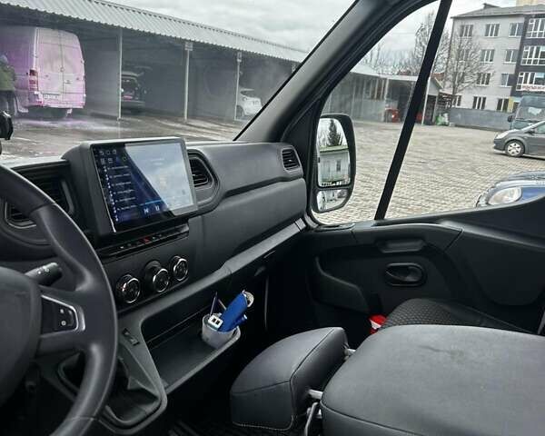 Белый Рено Мастер, объемом двигателя 2.3 л и пробегом 184 тыс. км за 25000 $, фото 10 на Automoto.ua