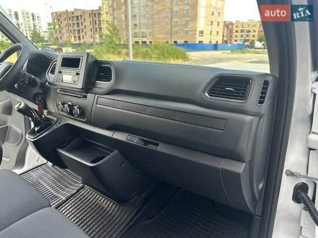 Білий Рено Мастєр, об'ємом двигуна 2.3 л та пробігом 194 тис. км за 19999 $, фото 42 на Automoto.ua