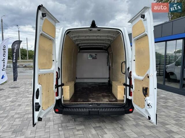 Белый Рено Мастер, объемом двигателя 2.3 л и пробегом 151 тыс. км за 24900 $, фото 4 на Automoto.ua