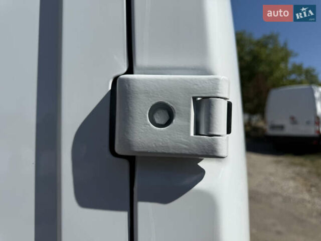 Білий Рено Мастєр, об'ємом двигуна 2.3 л та пробігом 105 тис. км за 25300 $, фото 88 на Automoto.ua