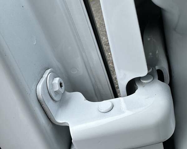 Білий Рено Мастєр, об'ємом двигуна 2.3 л та пробігом 235 тис. км за 21600 $, фото 31 на Automoto.ua