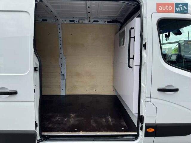Белый Рено Мастер, объемом двигателя 2.3 л и пробегом 151 тыс. км за 24900 $, фото 26 на Automoto.ua