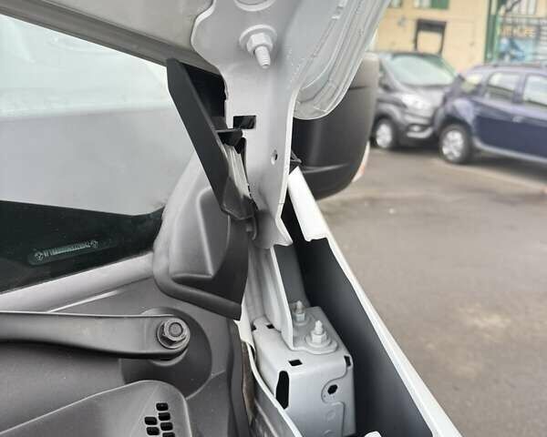 Рено Мастер 2022 в Луцке на Automoto.ua Белый Рено Мастер, объемом двигателя 2.3 л и пробегом 143 тыс. км за 25900 $, фото 33 на Automoto.ua