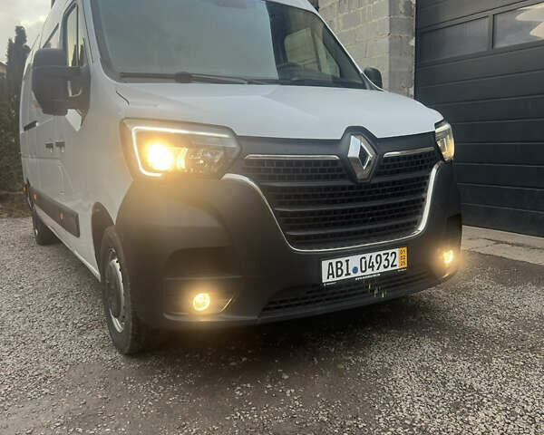Белый Рено Мастер, объемом двигателя 2.3 л и пробегом 214 тыс. км за 22800 $, фото 3 на Automoto.ua